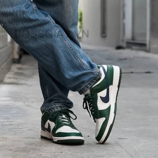 NIKE DUNK LOW